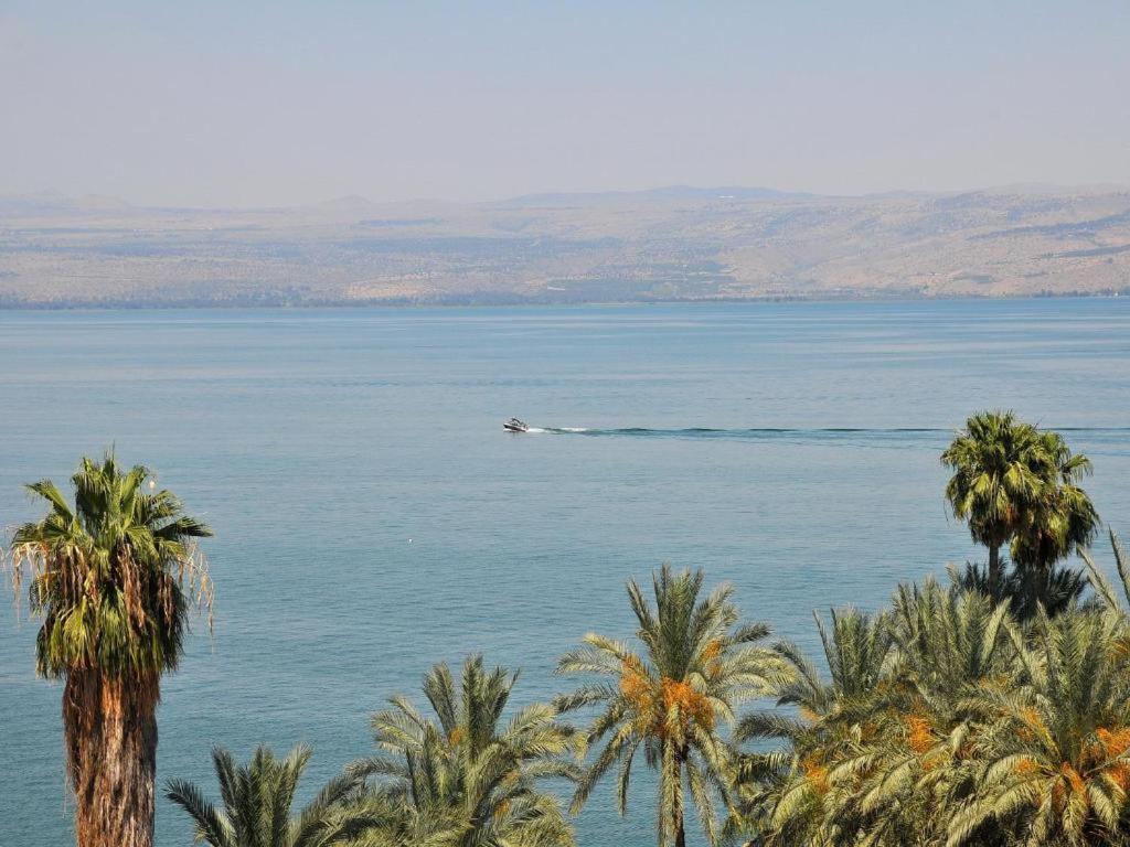 Roses By Lake Kinneret Тверия Экстерьер фото